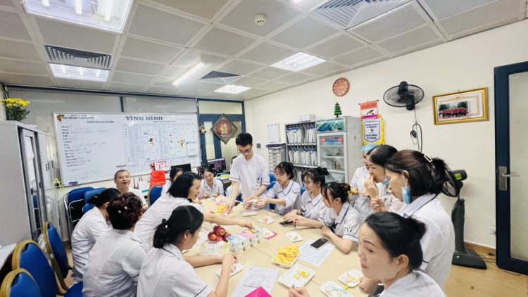 Hình ảnh sinh viên THUV thực tập tại bệnh viện