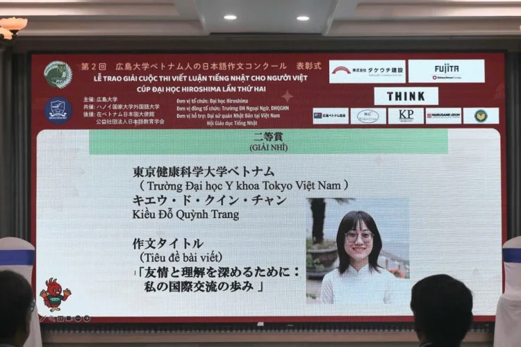 sinh viên Kiều Đỗ Quỳnh Trang, lớp NS8 – Ngành Điều dưỡng